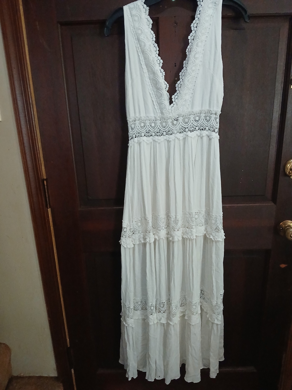 Women's Showpo White Crocheted Trim V-Neck Maxi Dress Size 6 Tiered With Ruffle